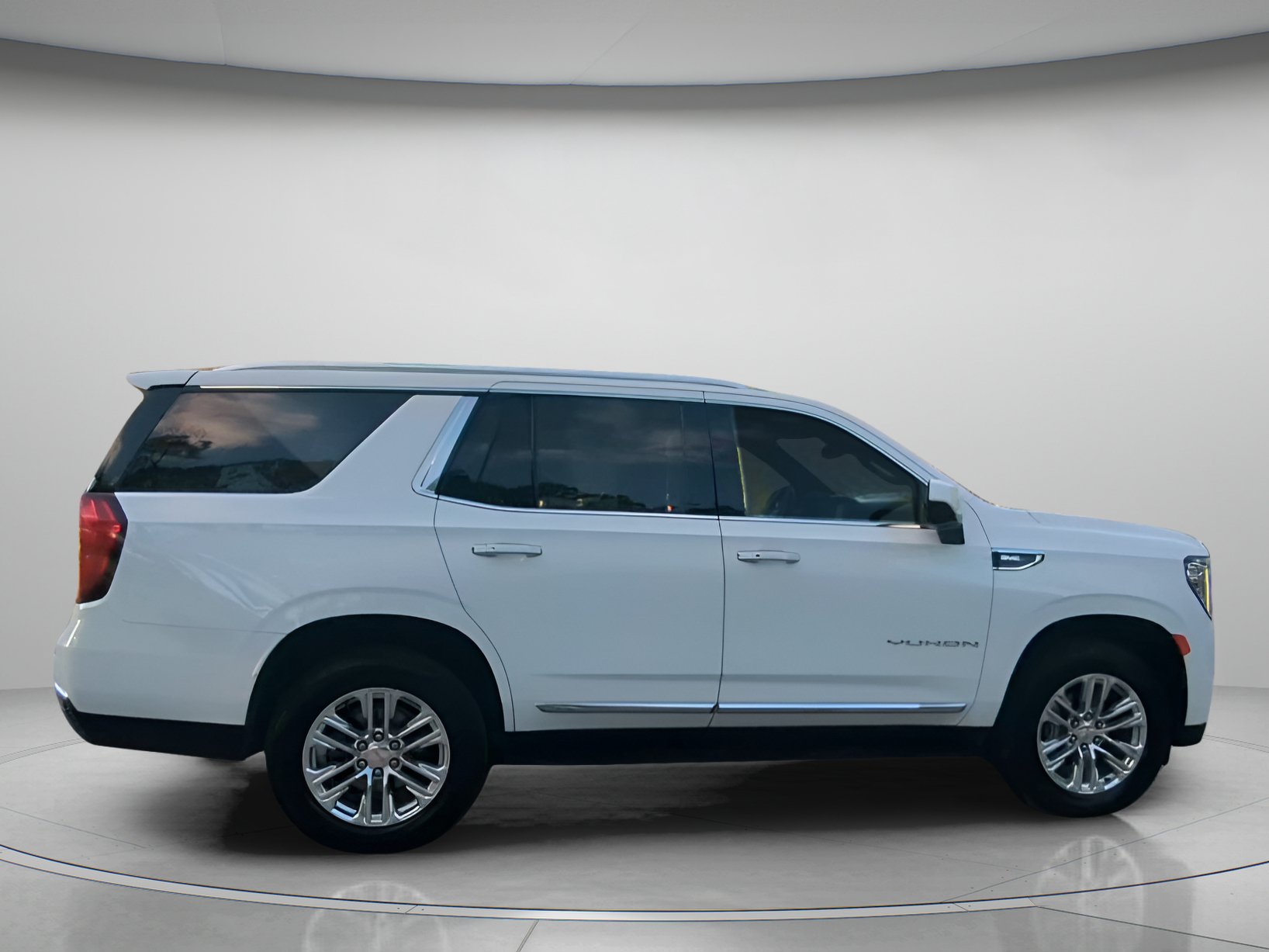 Used 2024 GMC Yukon SLT RWD image 31