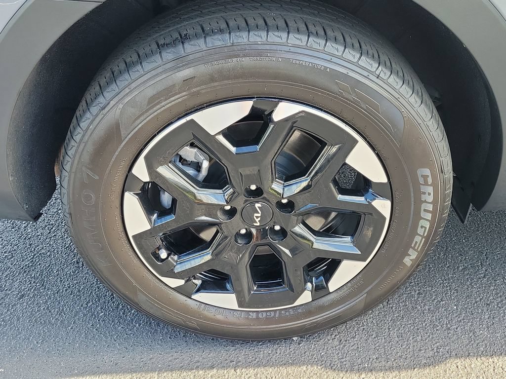 Used 2025 Kia Sorento S FWD image 4