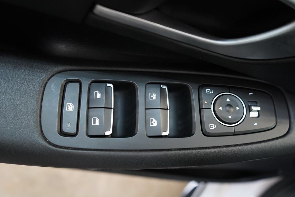 Used 2025 Hyundai Sonata SEL FWD image 25