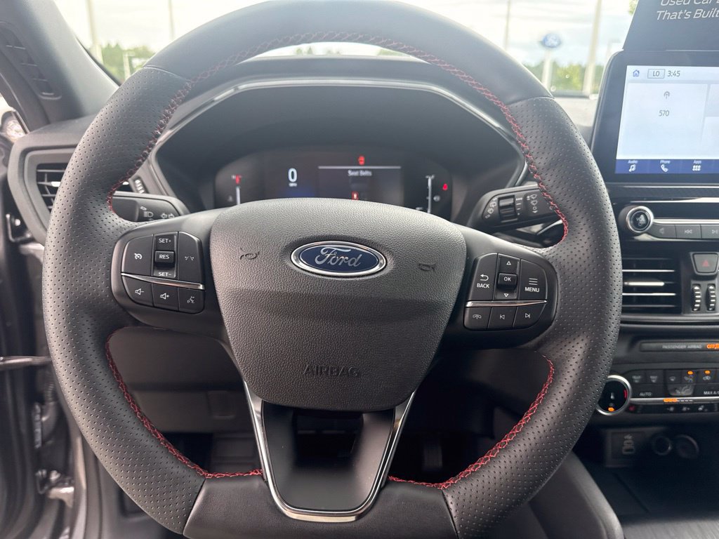 Certified 2025 Ford Escape ST-Line Select AWD/4WD image 17