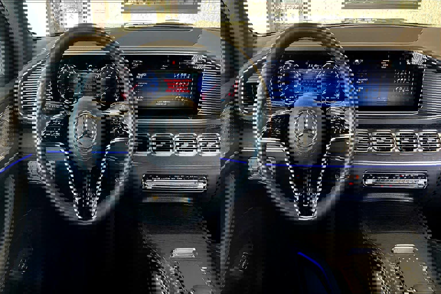 Used 2025 Mercedes-Benz GLS 450 4MATIC image 7