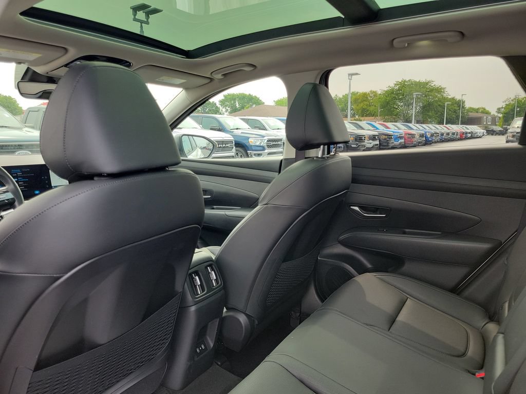 Used 2025 Hyundai Tucson SEL AWD/4WD image 16