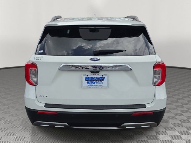 Certified 2023 Ford Explorer XLT w/ Equipment Group 202A RWD image 5