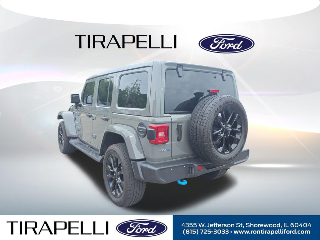 Used 2022 Jeep Wrangler Unlimited Sahara w/ Cold Weather Group AWD/4WD image 2
