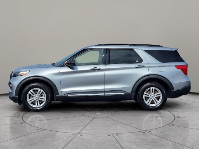 Certified 2023 Ford Explorer XLT w/ Equipment Group 202A AWD/4WD image 9
