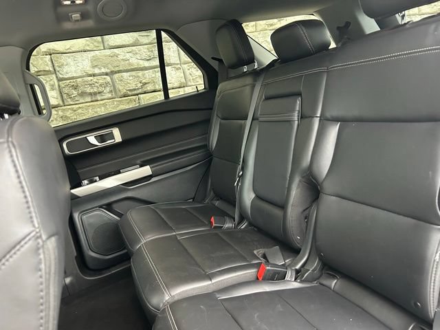 Certified 2023 Ford Explorer XLT w/ Equipment Group 202A AWD/4WD image 9