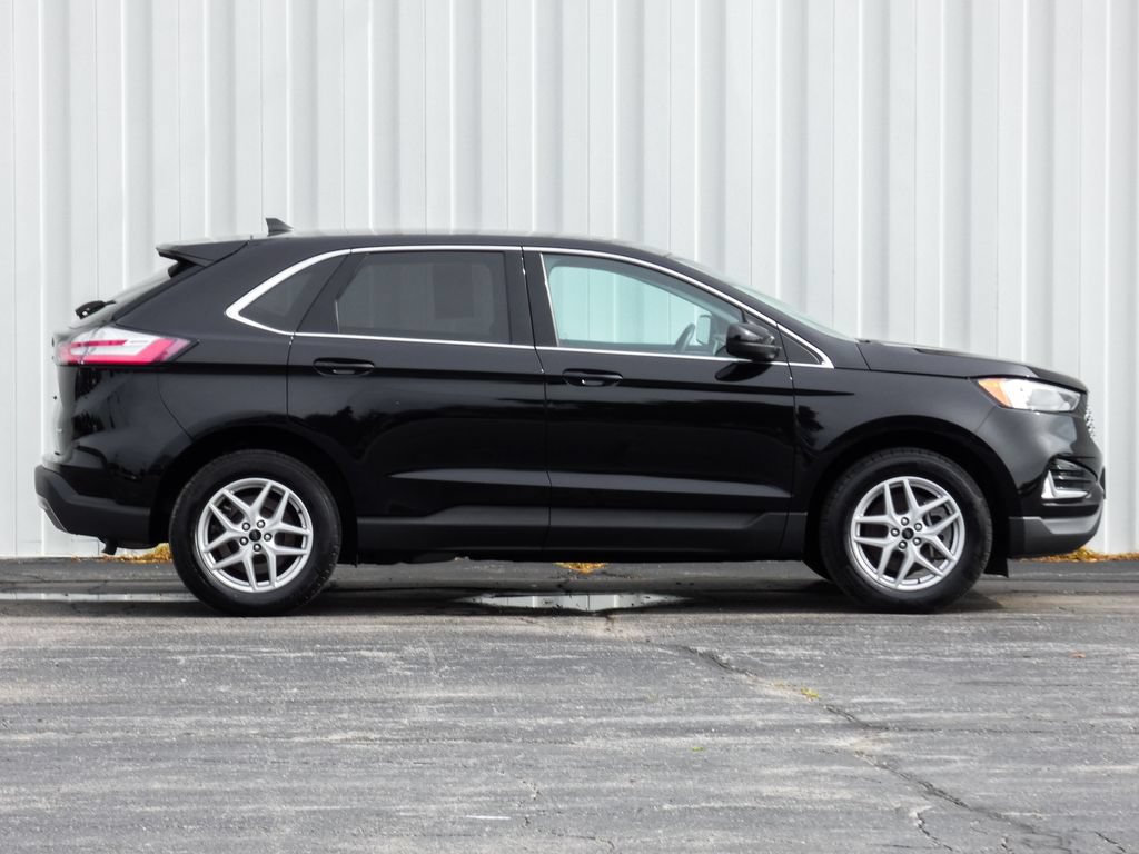 Certified 2024 Ford Edge SEL w/ Convenience Package AWD/4WD image 2