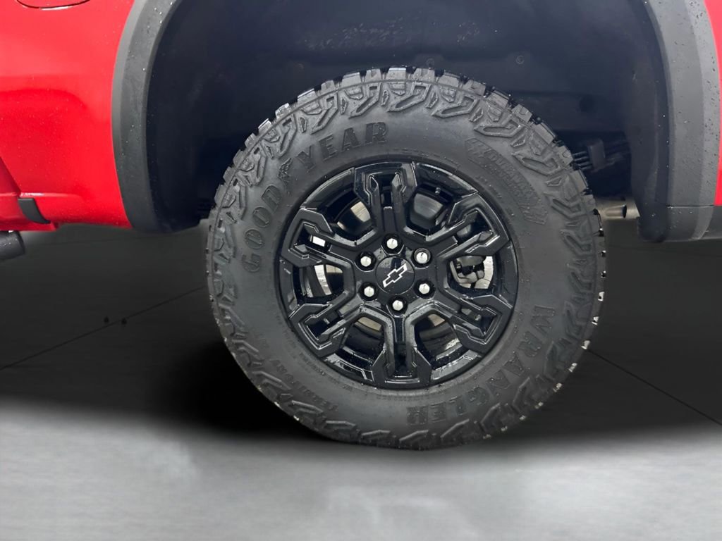 Used 2025 Chevrolet Silverado 1500 ZR2 w/ Technology Package image 14