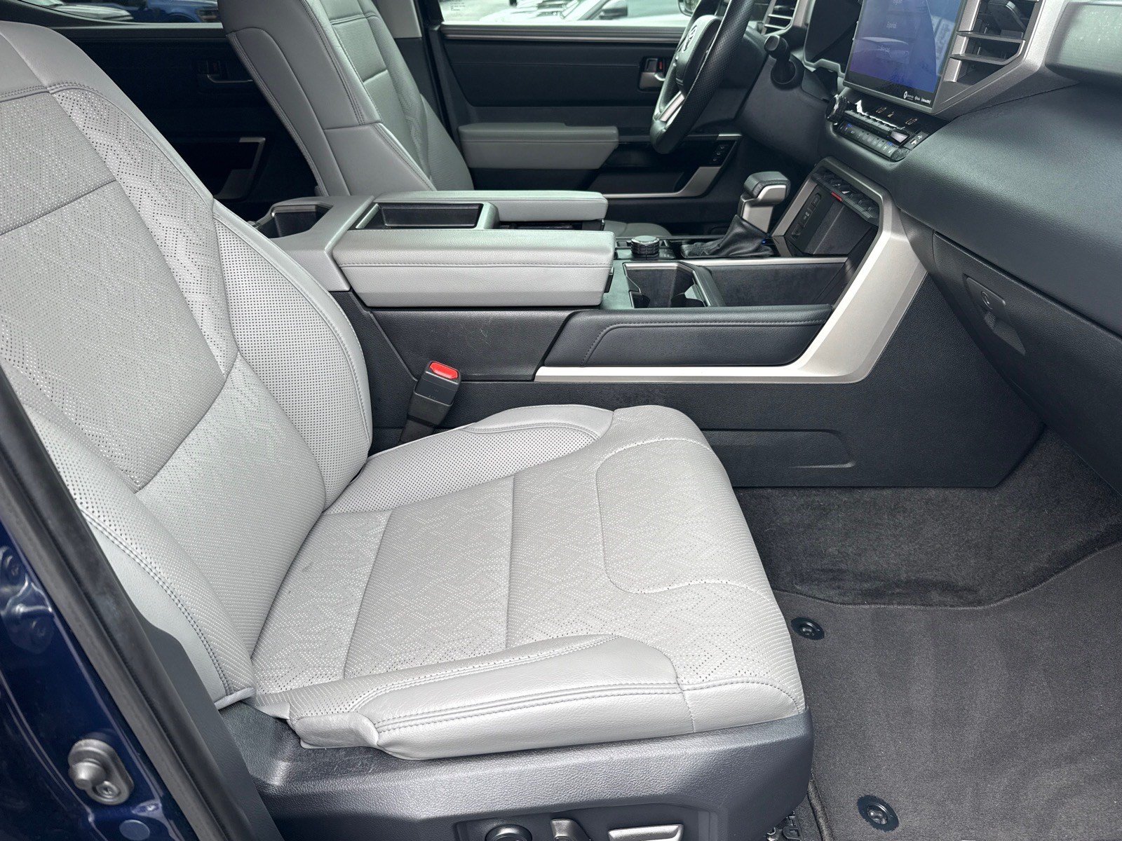 Used 2023 Toyota Tundra Limited w/ Power Package AWD/4WD image 12