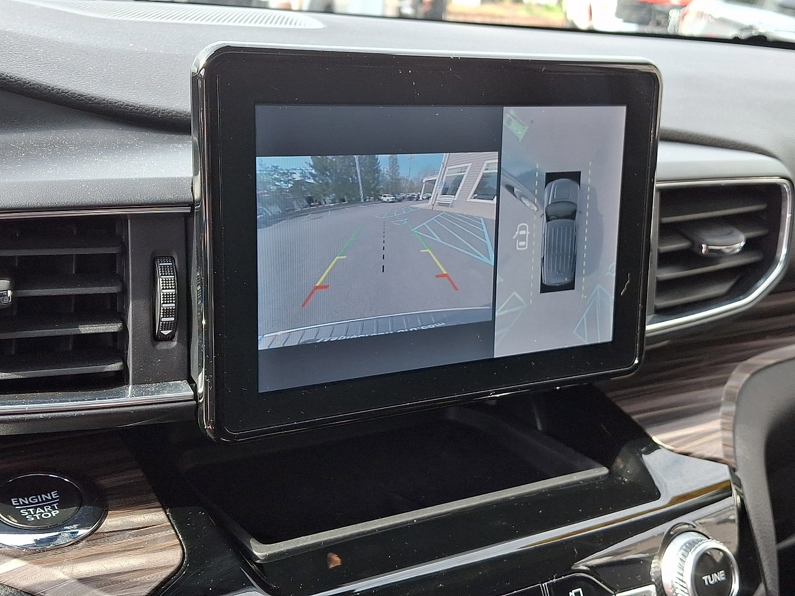 Certified 2023 Ford Explorer Limited w/ Equipment Group 301A AWD/4WD image 21