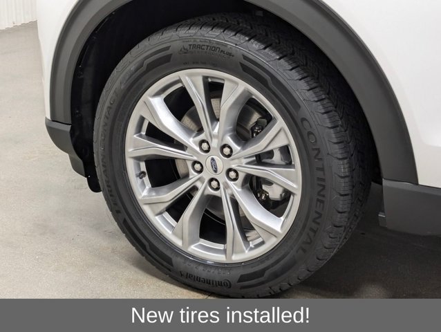Certified 2022 Ford Explorer XLT w/ Equipment Group 202A AWD/4WD image 2