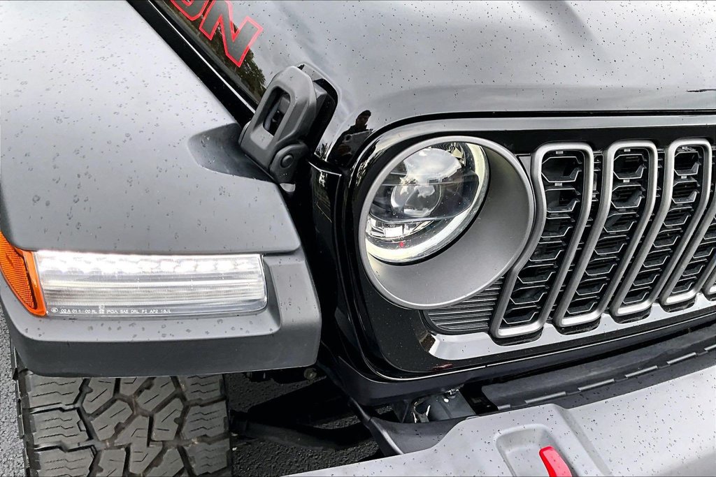 Used 2026 Jeep Gladiator Rubicon w/ Steel Power Dome Hood Package AWD/4WD image 27