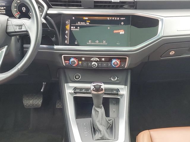 Used 2022 Audi Q3 2.0T Premium Plus w/ Premium Plus Package image 31