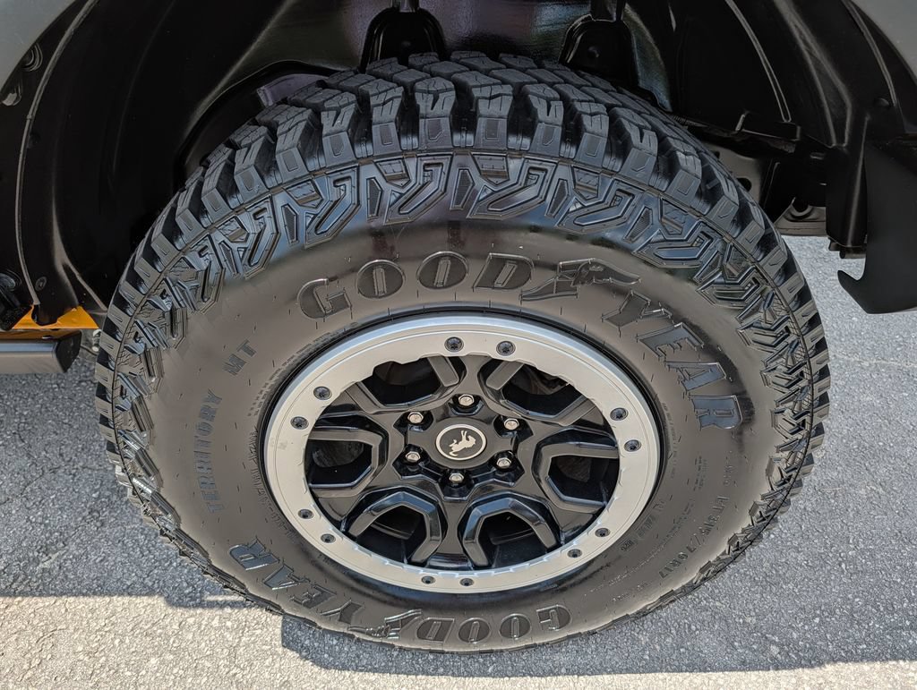 Certified 2022 Ford Bronco Badlands w/ Sasquatch Package AWD/4WD image 31