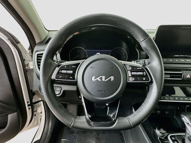 Used 2023 Kia Seltos SX AWD/4WD image 16