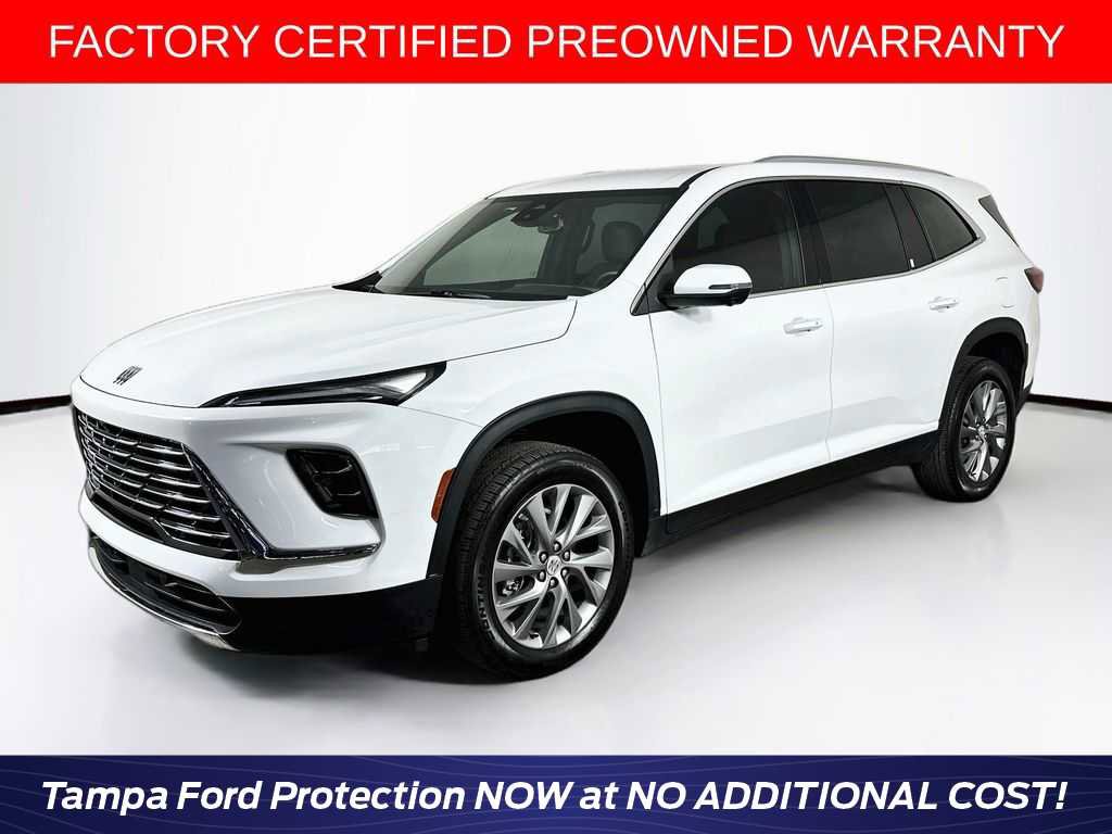 Used 2025 Buick Enclave Preferred FWD image 1