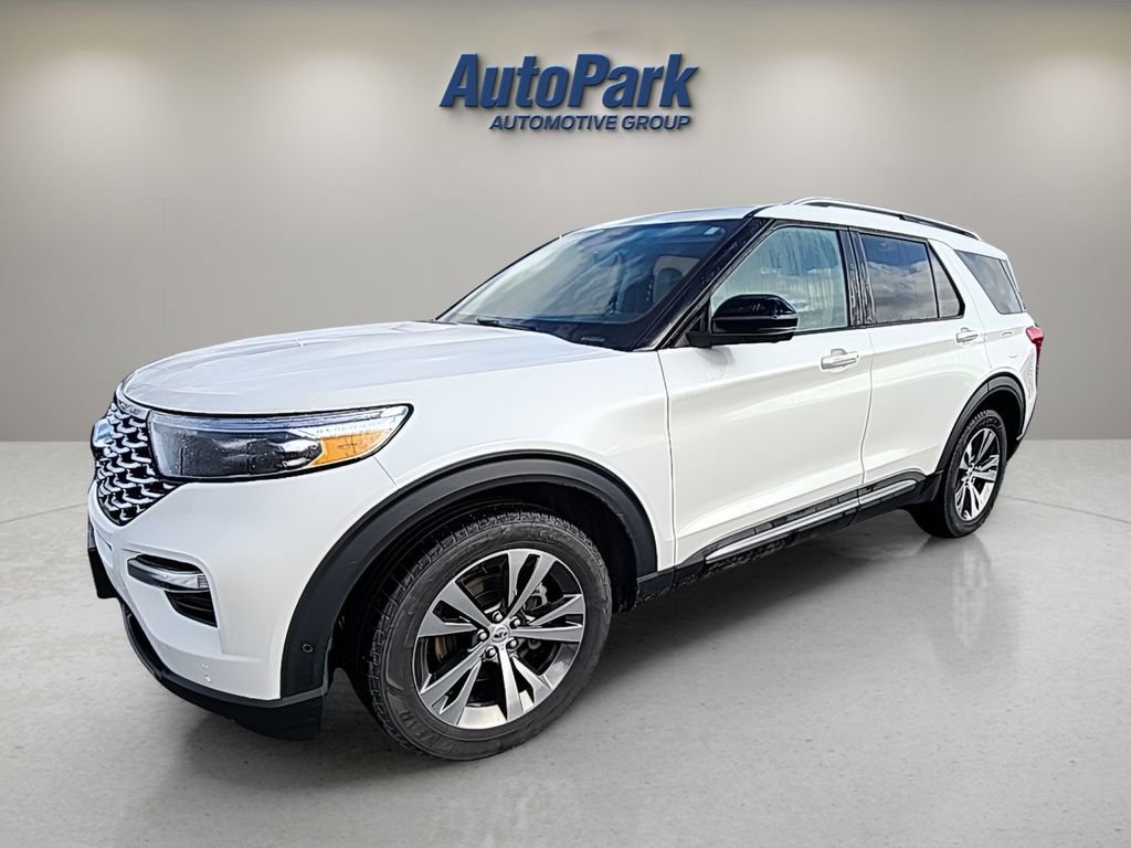 Certified 2020 Ford Explorer Platinum w/ Premium Technology Package AWD/4WD image 3
