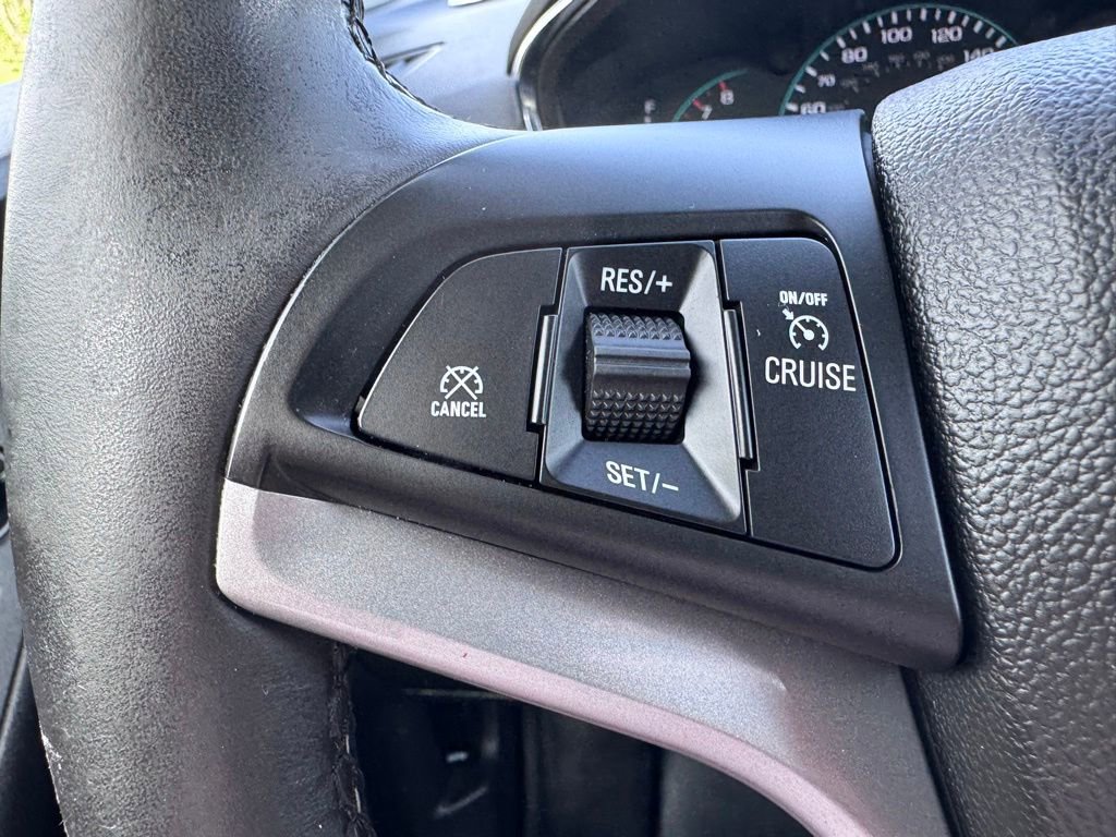 Used 2018 Chevrolet Trax LT w/ Redline Edition AWD/4WD image 37