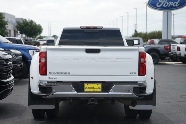 Used 2024 Chevrolet Silverado 3500 LTZ w/ LTZ Convenience Package AWD/4WD image 7