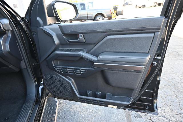 Used 2025 Toyota 4Runner SR5 AWD/4WD image 22