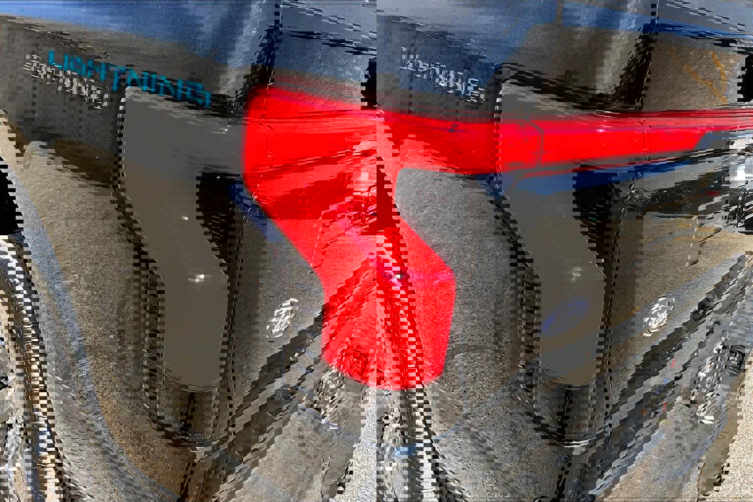 Certified 2025 Ford F150 Lightning Lariat w/ Max Trailer Tow Package image 27