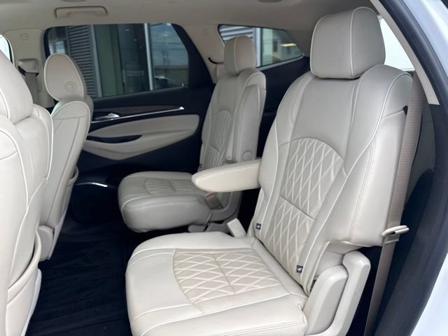 Used 2022 Buick Enclave Avenir w/ Avenir Technology Package AWD/4WD image 42