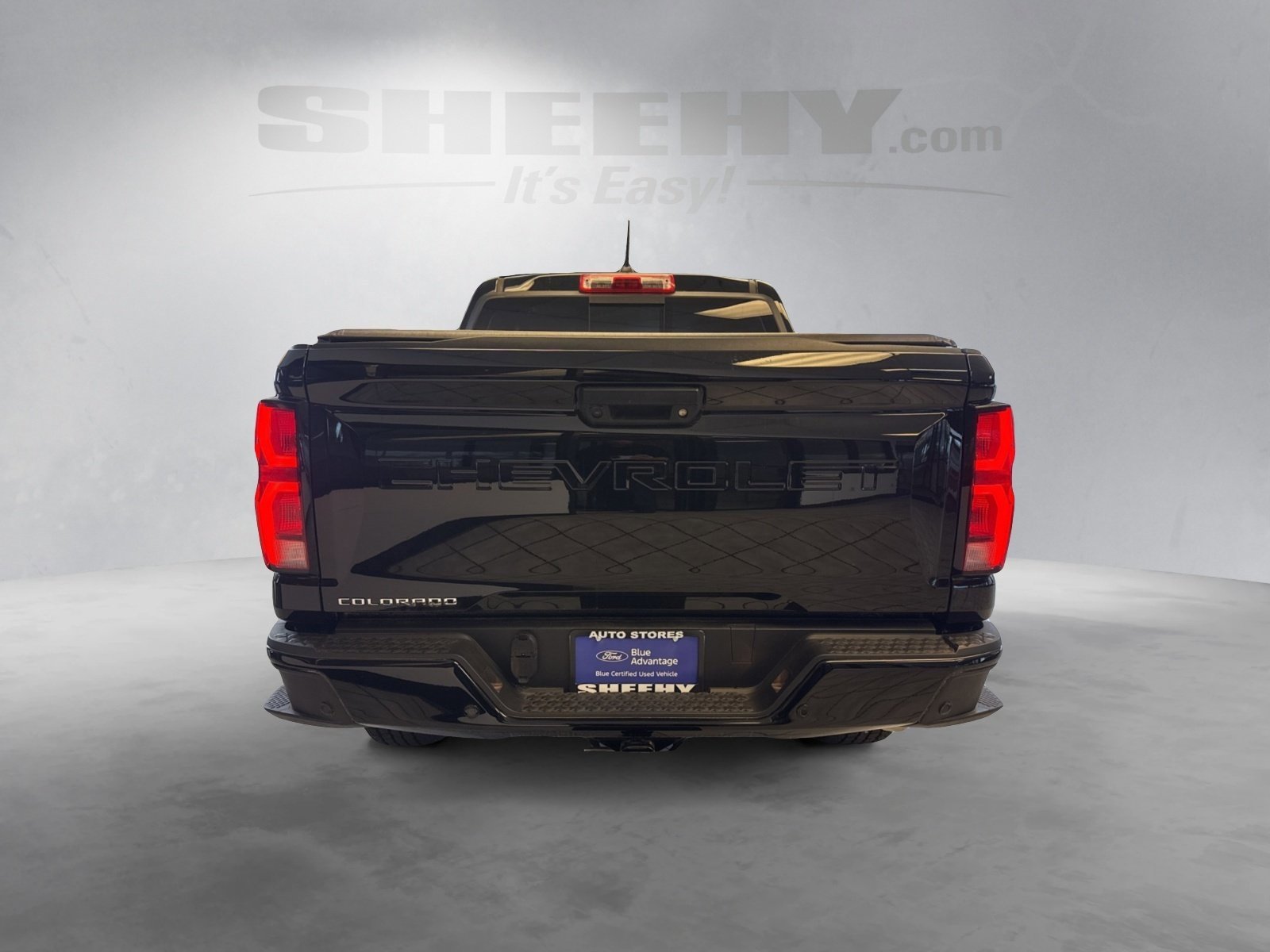 Used 2023 Chevrolet Colorado Z71 w/ Z71 Convenience Package 2 image 4