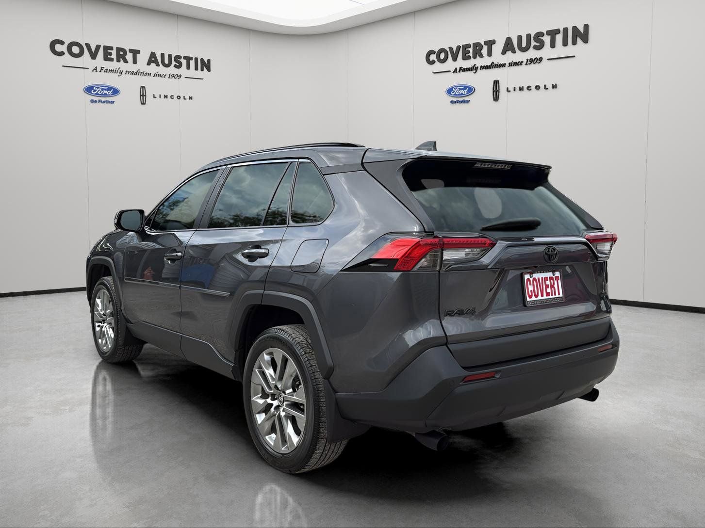 Used 2024 Toyota RAV4 XLE Premium image 3