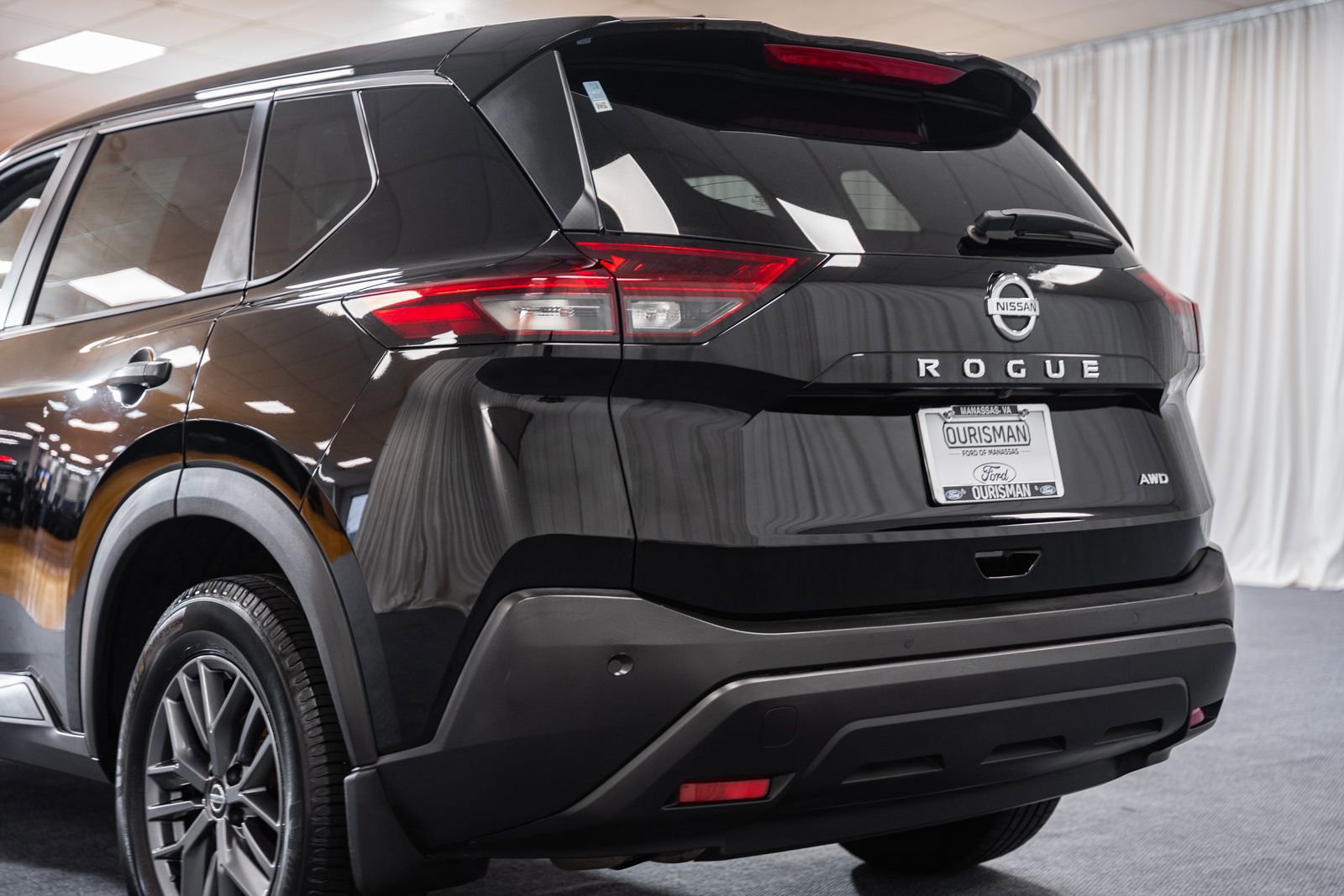 Used 2021 Nissan Rogue S AWD/4WD image 6