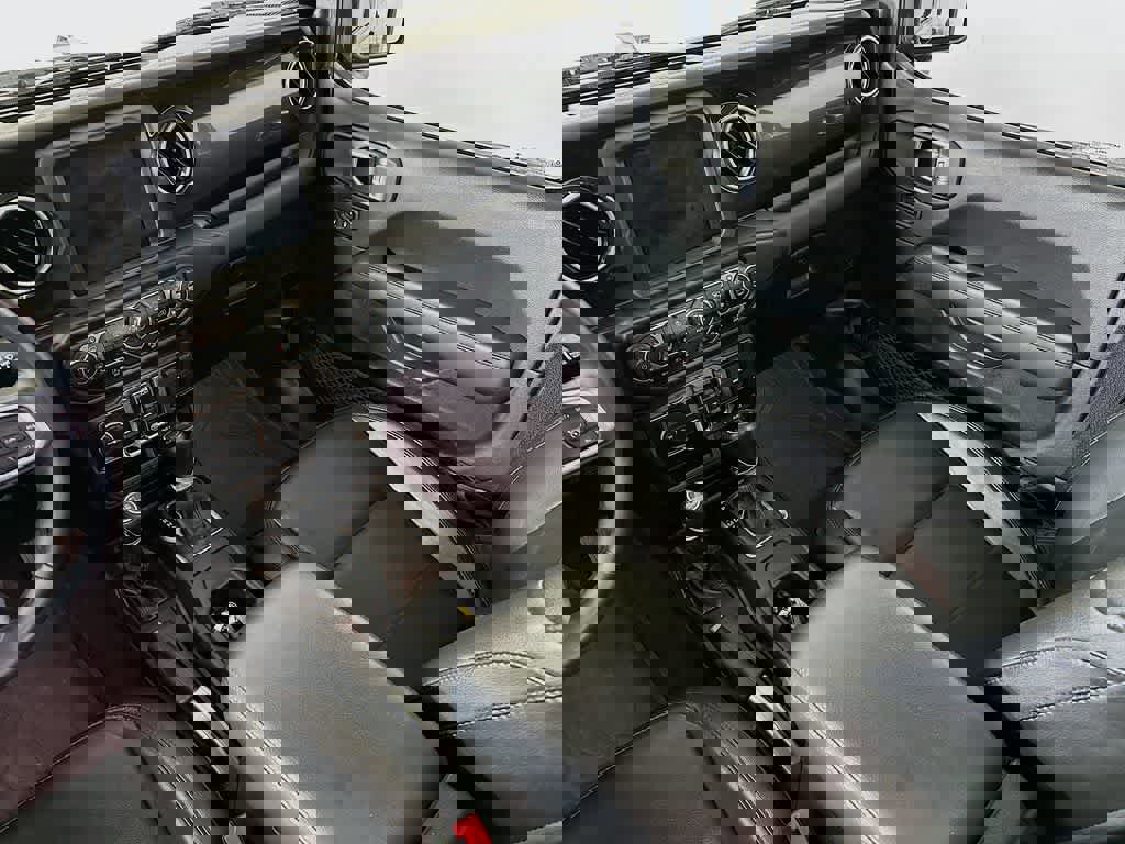 Used 2020 Jeep Wrangler Unlimited Sahara image 14