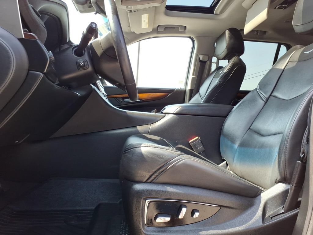 Used 2019 Cadillac Escalade Luxury RWD image 20