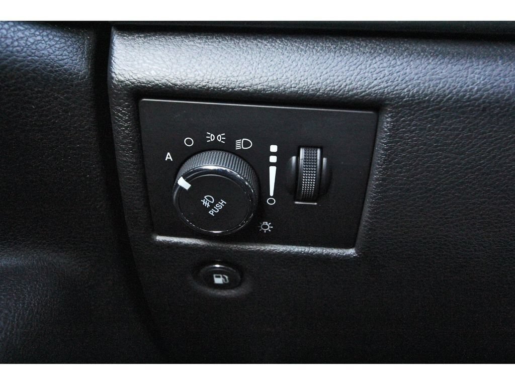 Used 2022 Jeep Grand Cherokee Laredo X RWD image 19