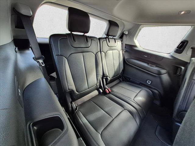 Used 2023 Jeep Grand Cherokee L Limited AWD/4WD image 18