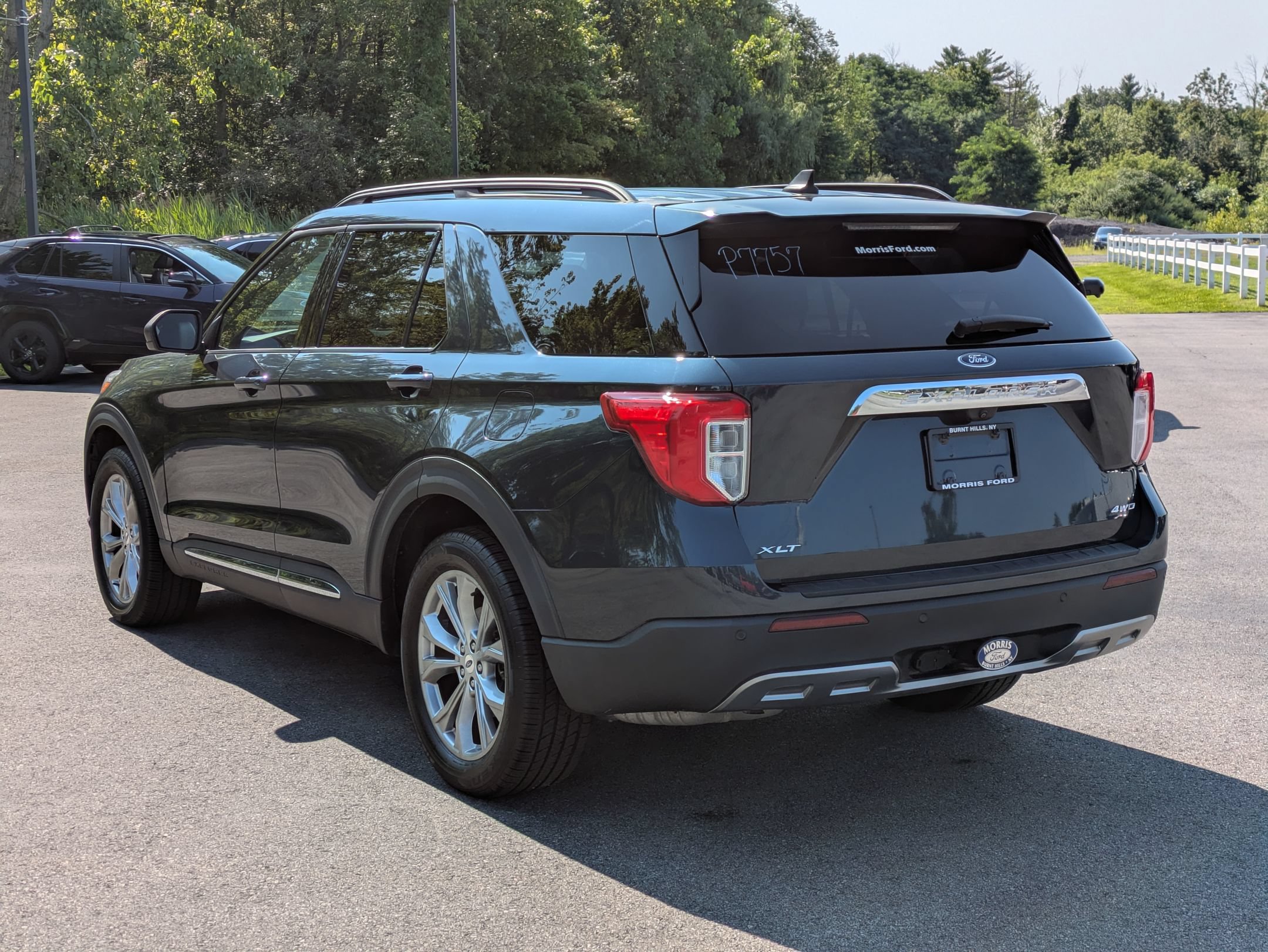 Certified 2023 Ford Explorer XLT w/ Equipment Group 202A AWD/4WD image 4