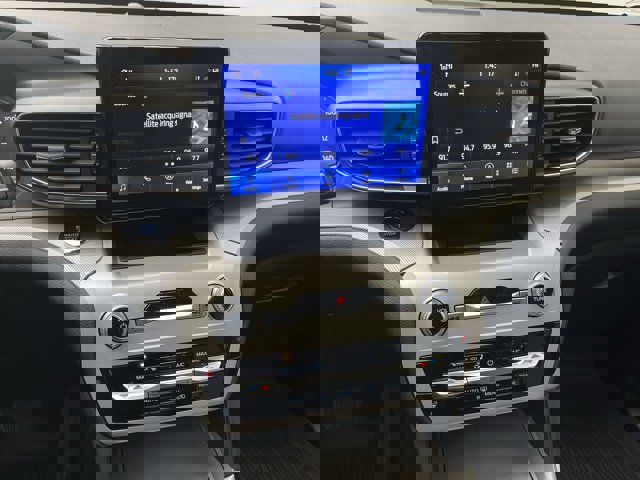 Certified 2023 Ford Explorer XLT w/ Equipment Group 202A image 19