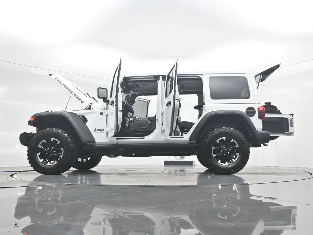 Used 2025 Jeep Wrangler Unlimited Rubicon w/ Convenience Group AWD/4WD image 53