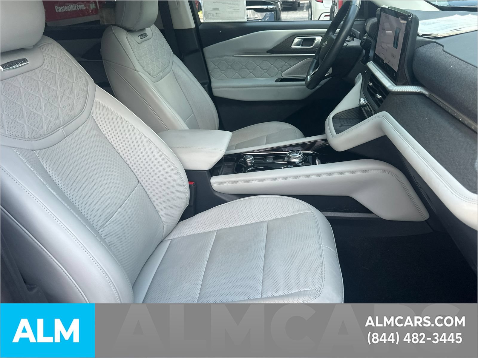 Certified 2025 Ford Explorer Platinum w/ Ultimate Package AWD/4WD image 15