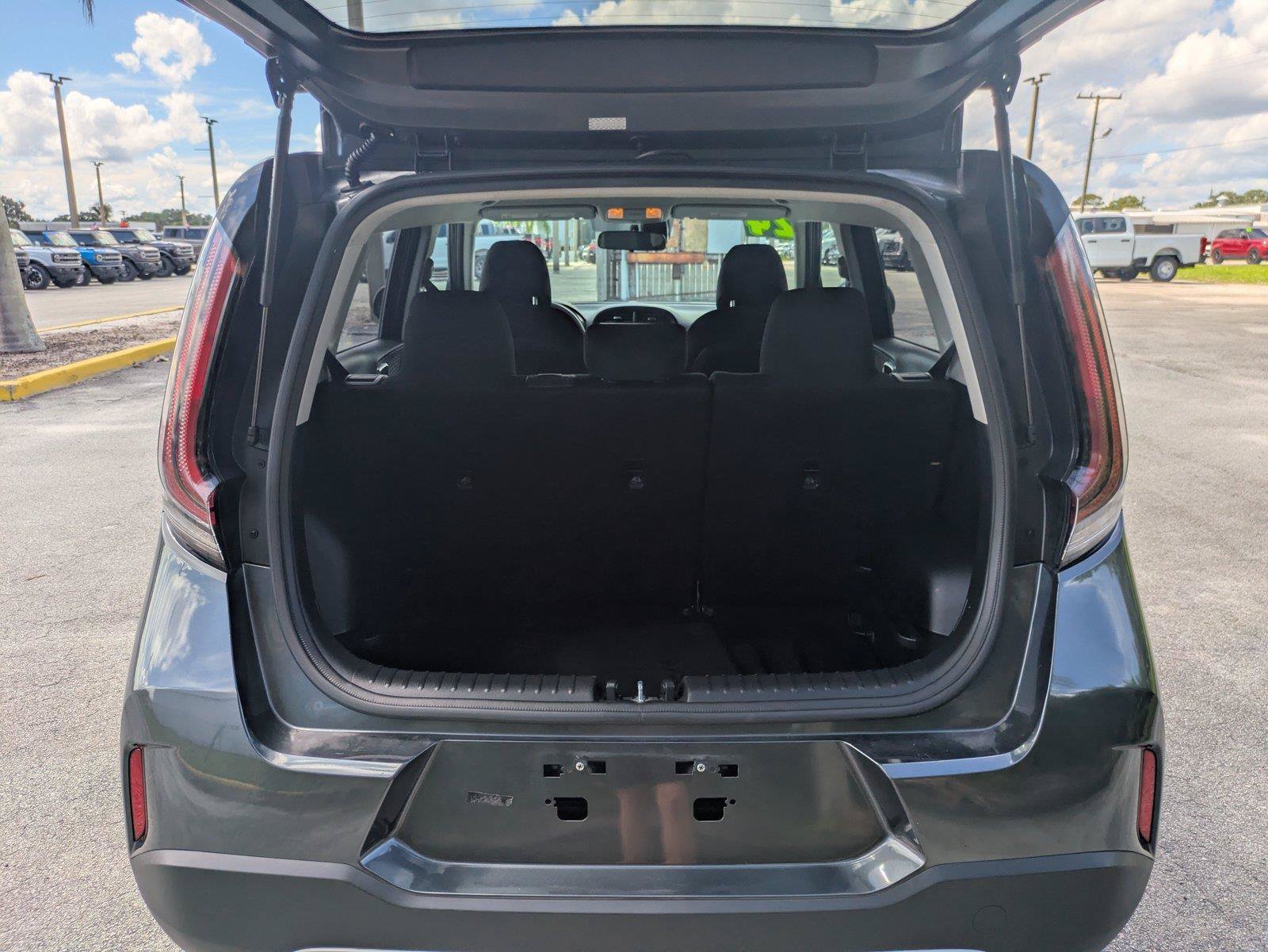 Used 2024 Kia Soul LX w/ Option Group 015 FWD image 13