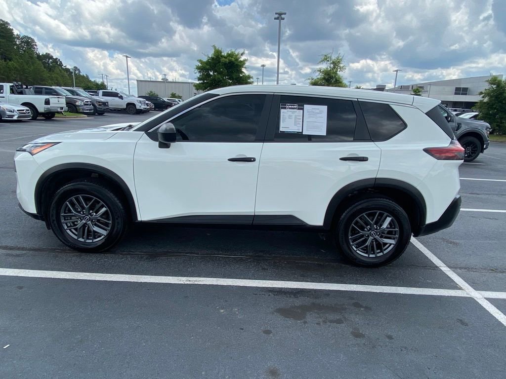 Used 2023 Nissan Rogue S FWD image 4