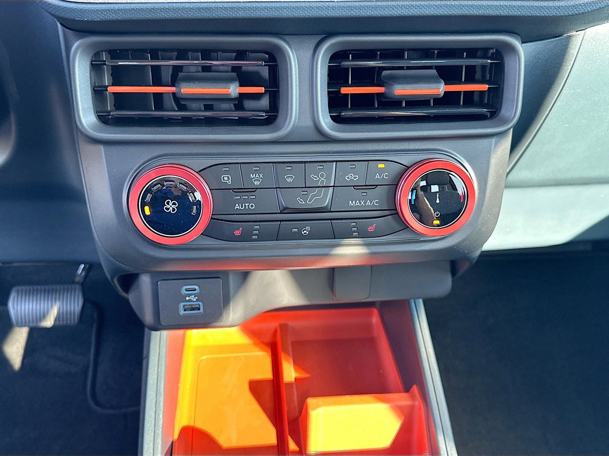 Certified 2024 Ford Maverick XLT w/ XLT Luxury Package image 15