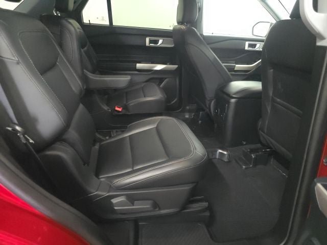 Certified 2024 Ford Explorer XLT w/ Equipment Group 202A AWD/4WD image 5