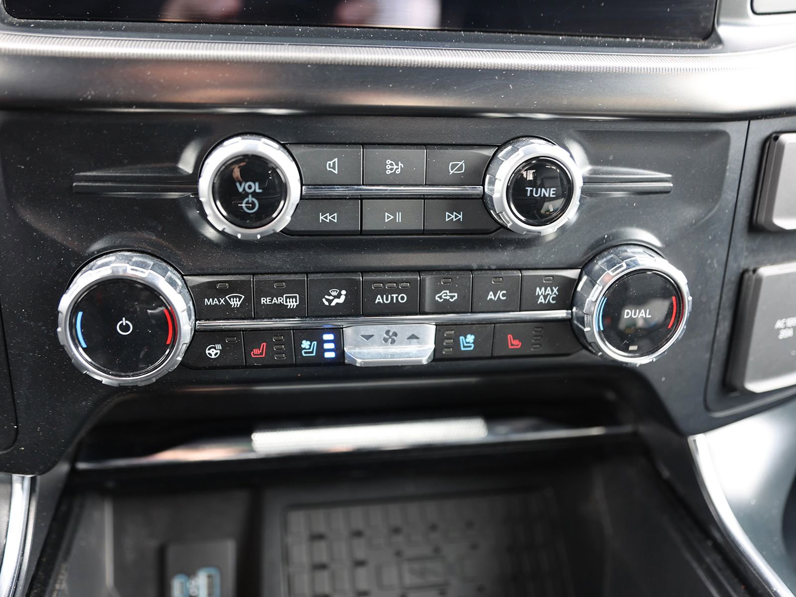 Certified 2024 Ford F150 Raptor AWD/4WD image 28