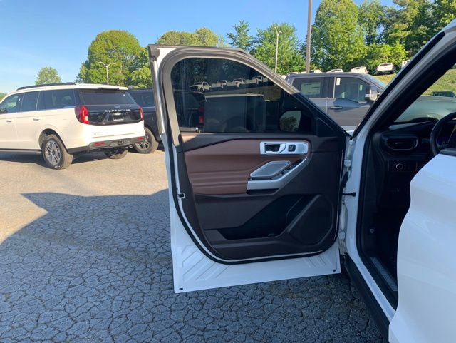 Certified 2024 Ford Explorer King Ranch w/ Technology Package AWD/4WD image 23