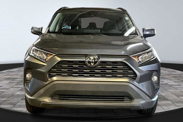 Used 2020 Toyota RAV4 XLE image 3