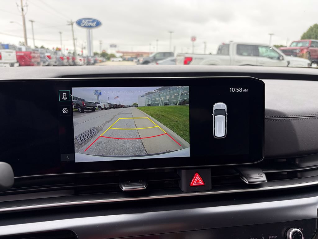 Used 2025 Kia Carnival FWD image 28