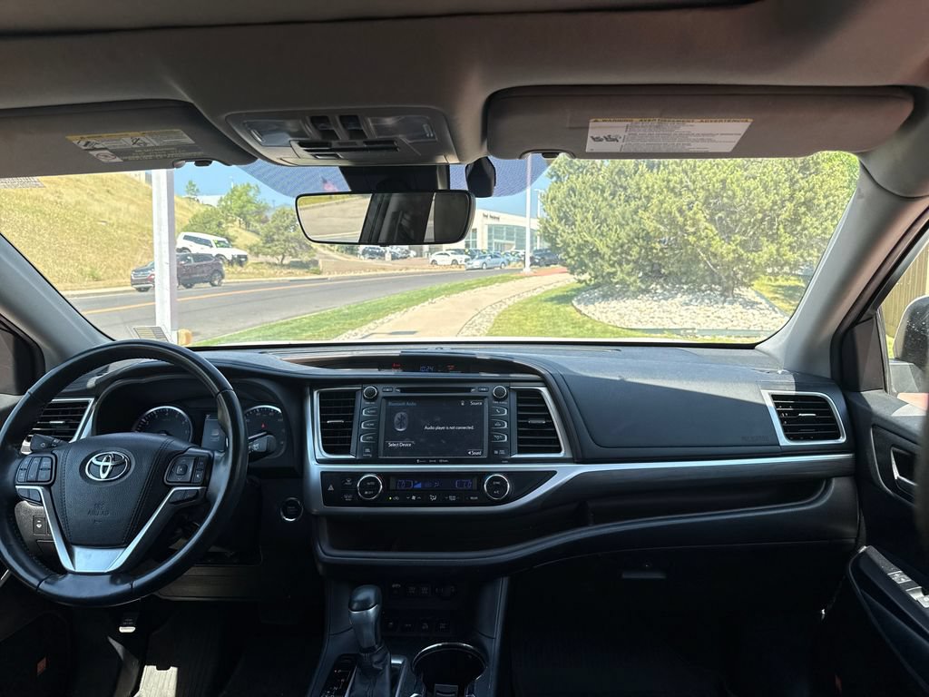Used 2019 Toyota Highlander Limited Platinum AWD/4WD image 29