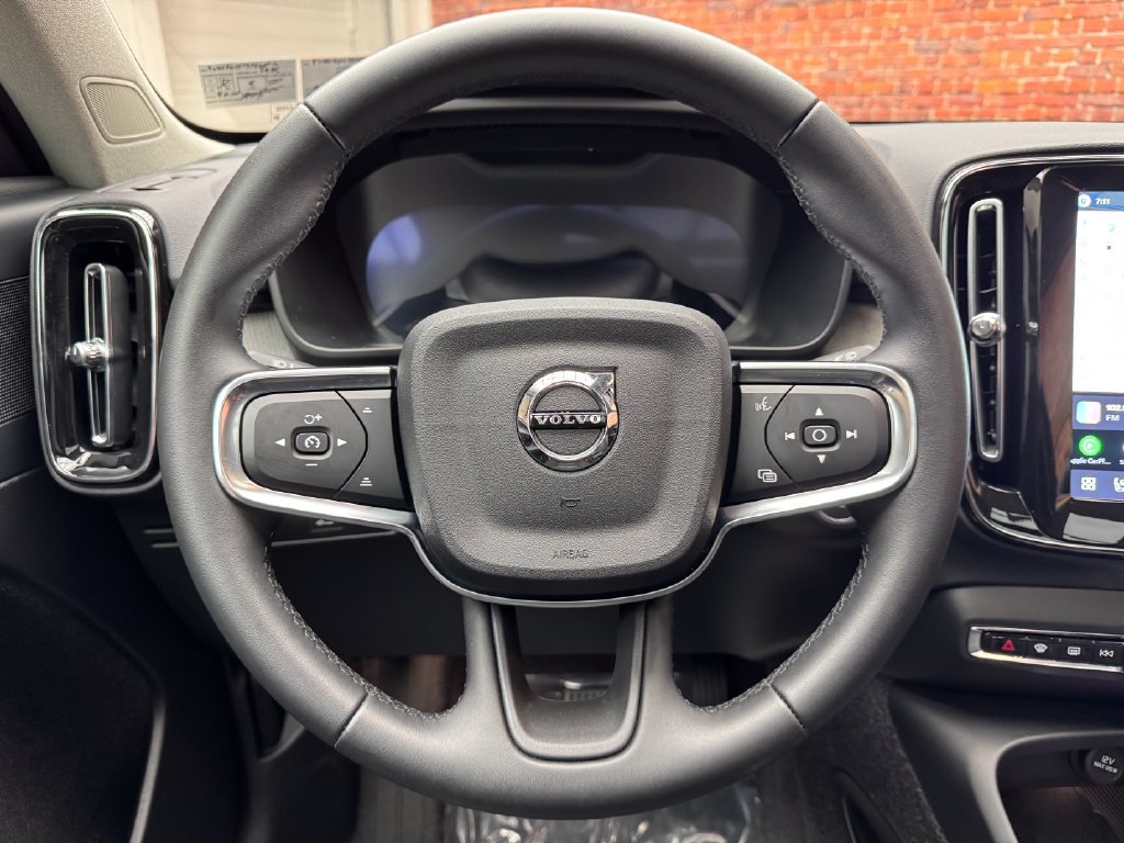 Used 2026 Volvo XC40 B5 Plus AWD/4WD image 16