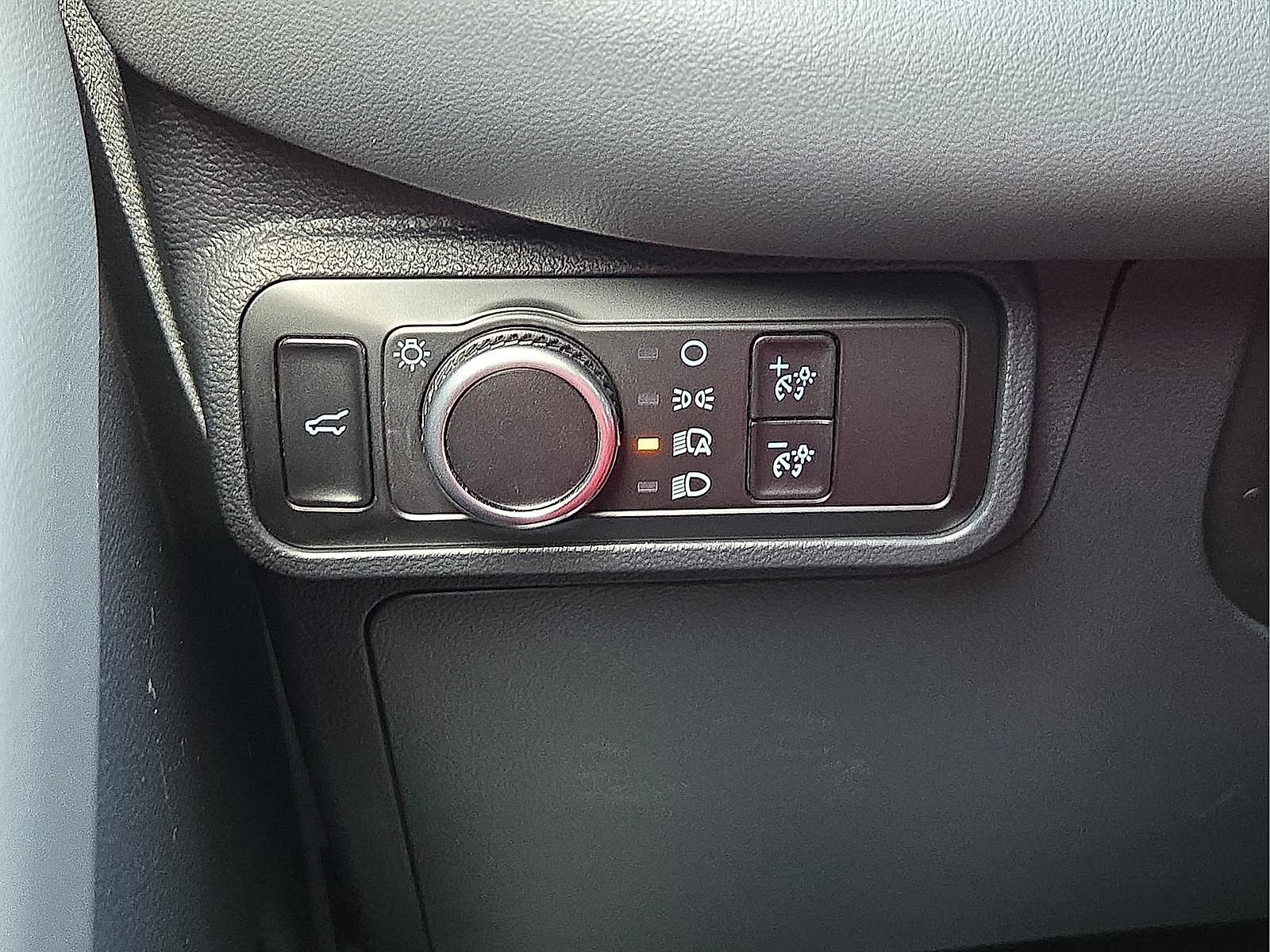 Certified 2025 Ford Explorer Active AWD/4WD image 22
