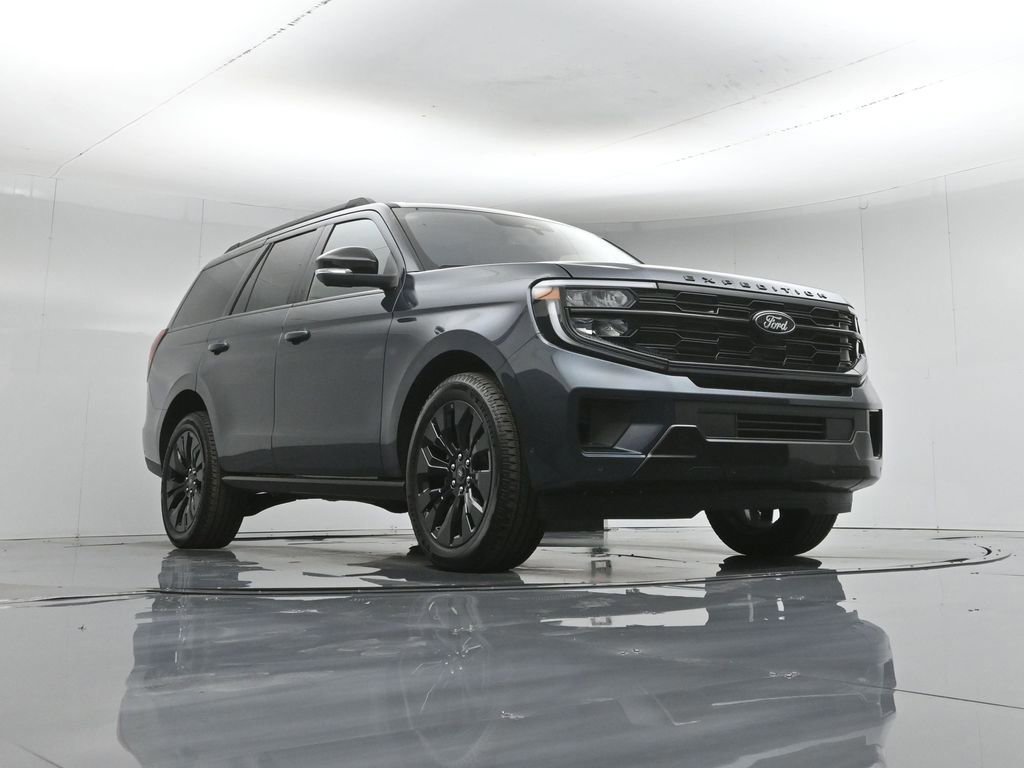 Certified 2025 Ford Expedition Platinum w/ Stealth Appearance Package image 5