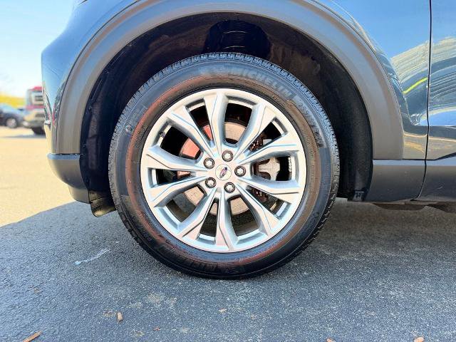Certified 2023 Ford Explorer XLT w/ Equipment Group 202A AWD/4WD image 3